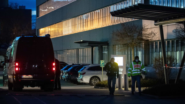 Alemanha: Explosão de carta armadilhada faz três feridos